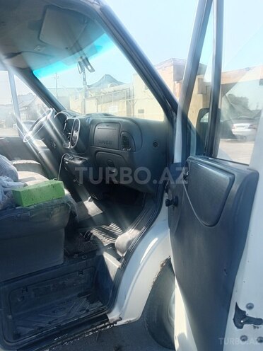 Ford Transit-3