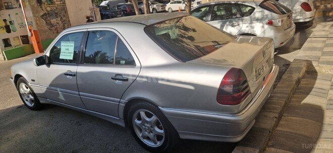 Mercedes E 220 1995, 360,466 km - 2.2 l - Bakı