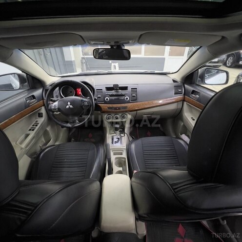 Mitsubishi  2008, 308,000 km - 2.0 l - Sumqayıt