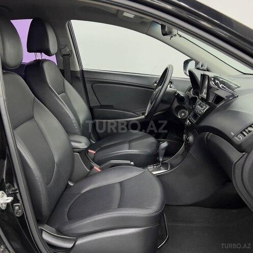 Hyundai Accent-9