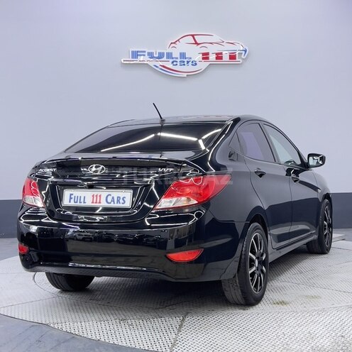 Hyundai Accent-5