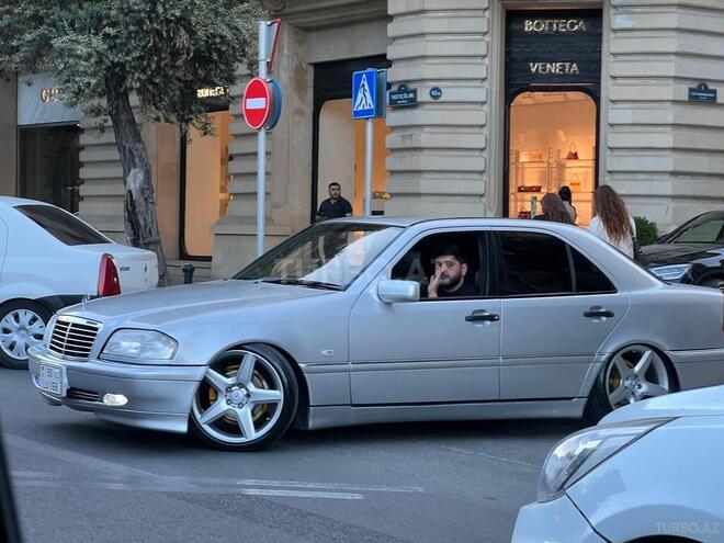 Mercedes C 220 d 1998, 245,000 km - 2.2 l - Bakı