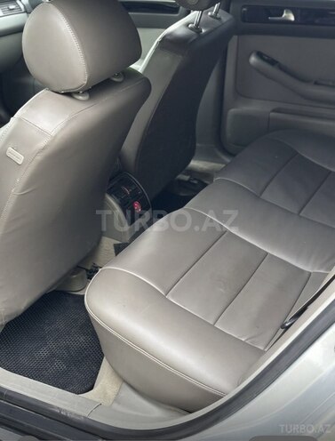Audi A6 2002, 230,000 km - 3.0 l - Qusar