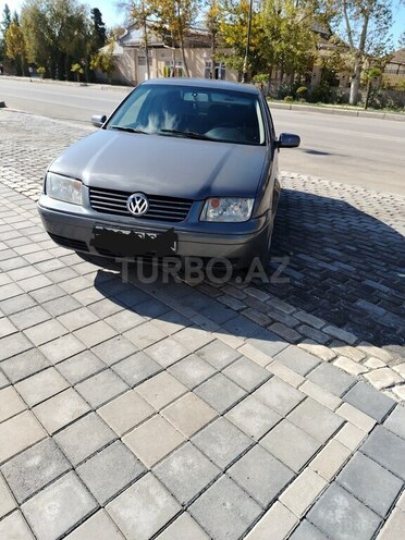 Volkswagen Jetta 2004, 380,000 km - 2.0 l - Yevlax