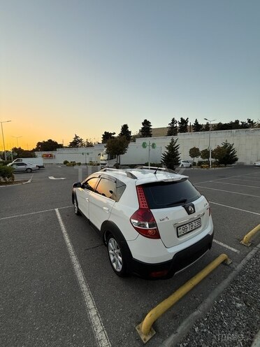 DongFeng  2015, 445,600 km - 1.6 l - Bakı
