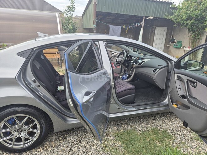 Hyundai Elantra 2015, 193,121 km - 1.8 l - Bakı