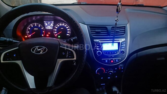 Hyundai Accent 2013, 308,000 km - 1.6 l - Mingəçevir