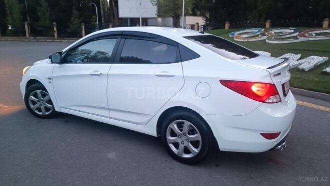 Hyundai Accent 2013, 308,000 km - 1.6 l - Mingəçevir