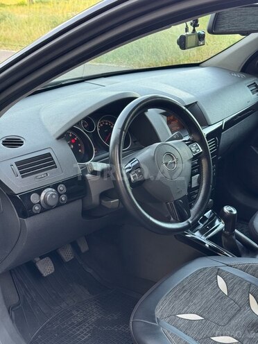 Opel Astra 2007, 270,000 km - 1.4 л - Şəki