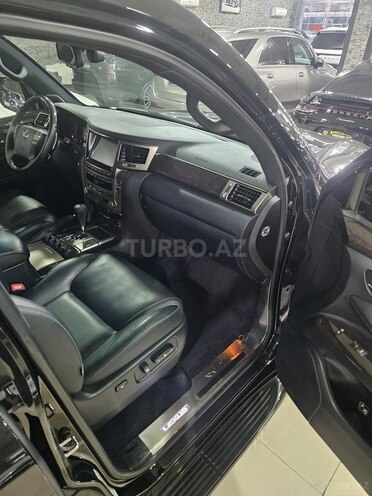 Lexus LX 570-13