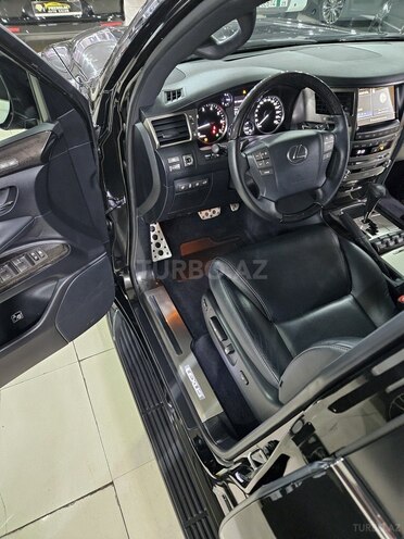 Lexus LX 570-17