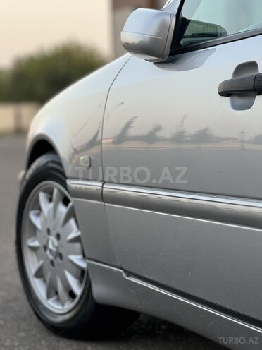 Mercedes C 200 1999, 246,000 km - 2.0 l - Saatlı