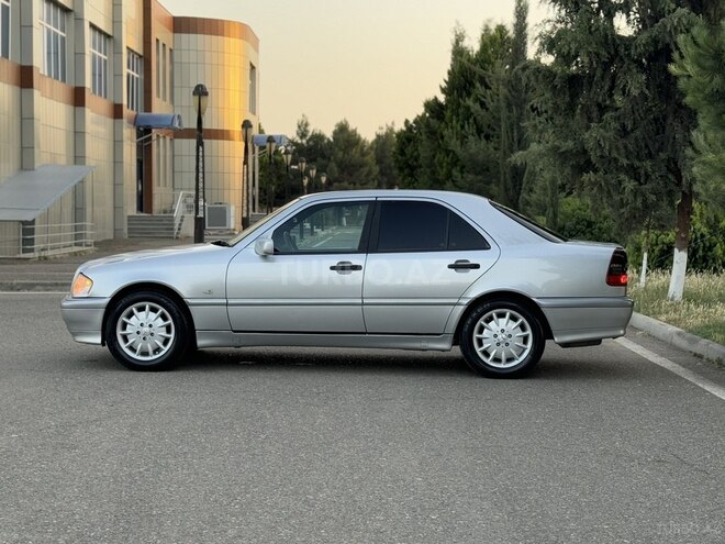 Mercedes C 200 1999, 246,000 km - 2.0 l - Saatlı
