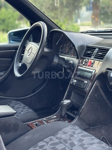 Mercedes C 200 1999, 246,000 km - 2.0 l - Saatlı