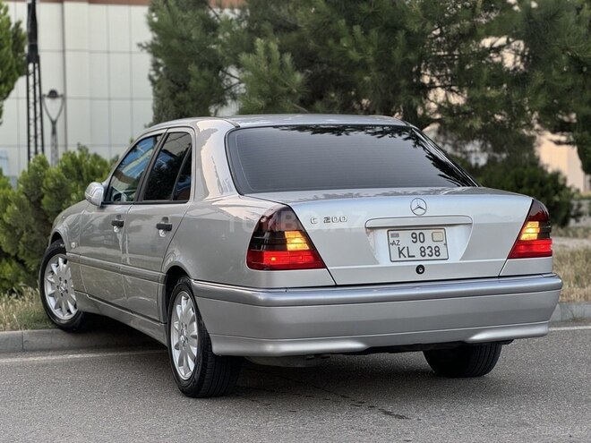 Mercedes C 200 1999, 246,000 km - 2.0 l - Saatlı