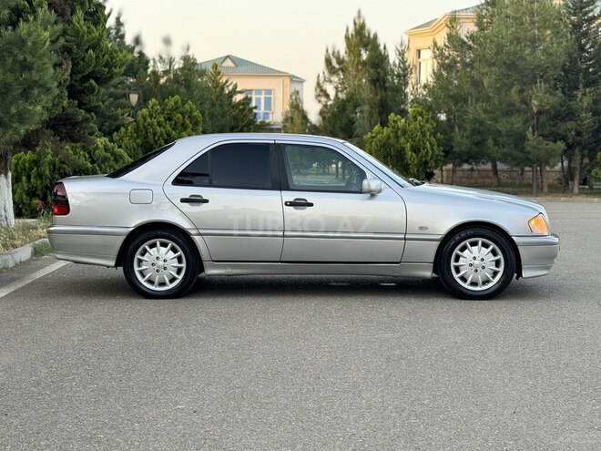 Mercedes C 200 1999, 246,000 km - 2.0 l - Saatlı