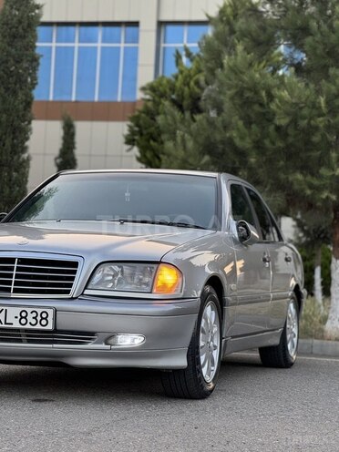 Mercedes C 200 1999, 246,000 km - 2.0 l - Saatlı