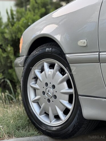 Mercedes C 200 1999, 246,000 km - 2.0 l - Saatlı