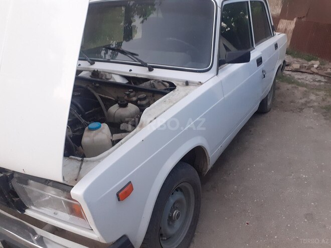 LADA (VAZ) 2107 2001, 92,000 km - 1.6 л - Salyan