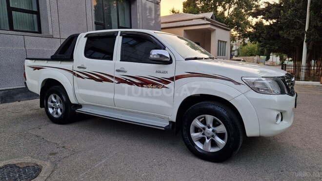 Toyota Hilux 2012, 207,000 km - 2.5 l - Bakı