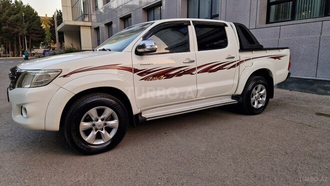 Toyota Hilux 2012, 207,000 km - 2.5 l - Bakı