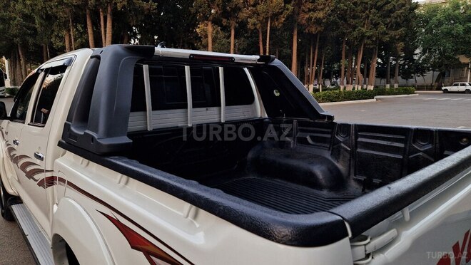 Toyota Hilux 2012, 207,000 km - 2.5 l - Bakı