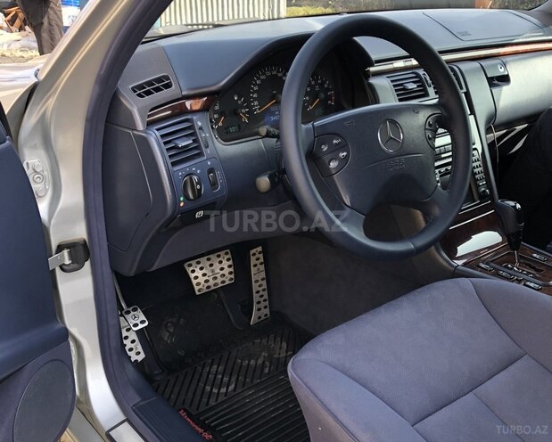 Mercedes E 280 2001, 353,287 km - 2.8 l - Bakı