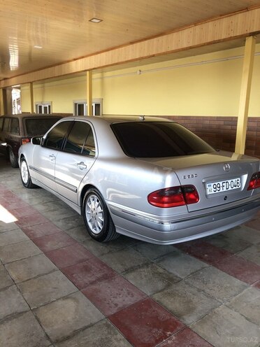 Mercedes E 280 2001, 353,287 km - 2.8 l - Bakı