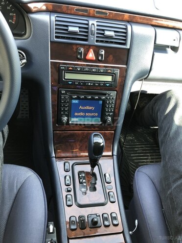 Mercedes E 280 2001, 353,287 km - 2.8 l - Bakı