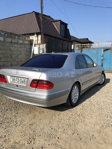 Mercedes E 280 2001, 353,287 km - 2.8 l - Bakı