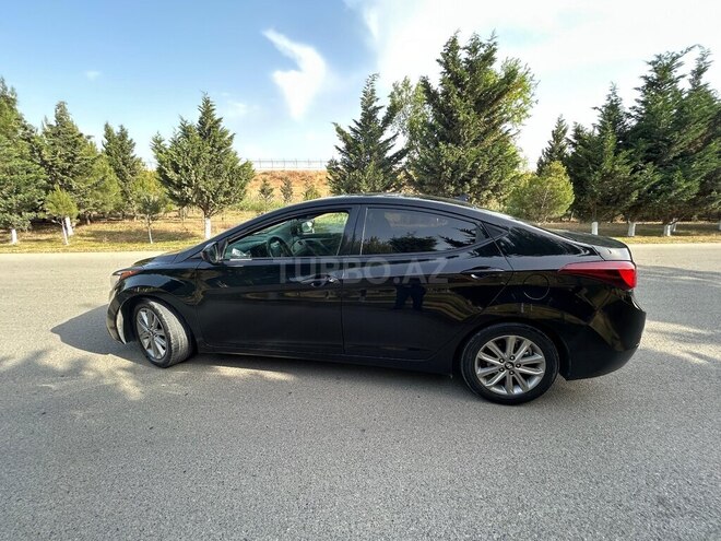 Hyundai Elantra 2015, 117,000 km - 1.8 l - Bakı