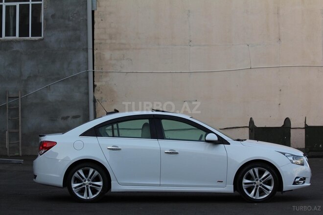 Chevrolet Cruze 2015, 176,000 km - 1.4 l - Şəmkir