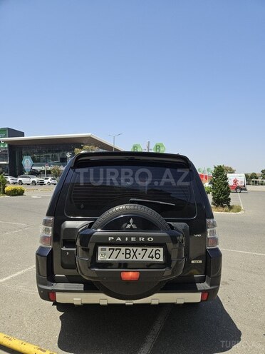 Mitsubishi Pajero-5