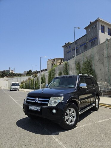 Mitsubishi Pajero-1