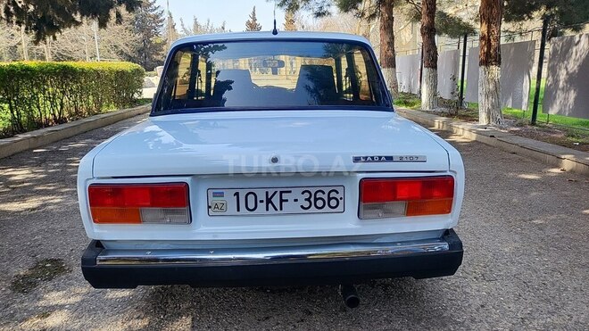 LADA (VAZ) 2107 2001, 90,000 km - 1.6 л - Şabran