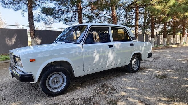 LADA (VAZ) 2107 2001, 90,000 km - 1.6 л - Şabran