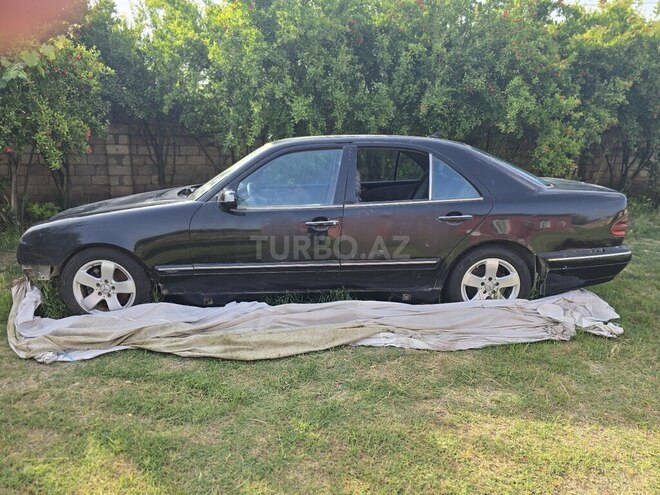 Mercedes E 220 d 2002, 354,000 km - 2.2 l - Bakı
