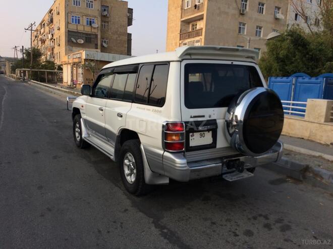 Mitsubishi Pajero 2000, 409,000 km - 2.8 l - Bakı
