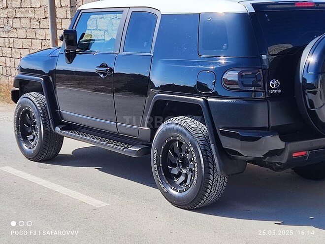 Toyota FJ Cruiser 2013, 281,550 km - 4.0 l - Bakı