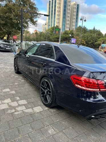 Mercedes E 200 4MATIC-5