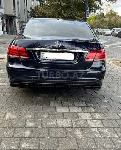 Mercedes E 200 4MATIC-7