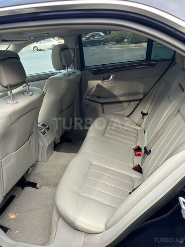 Mercedes E 200 4MATIC-10