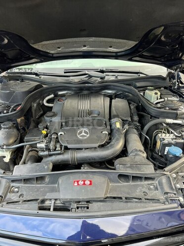 Mercedes E 200 4MATIC-12