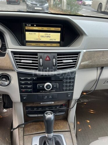 Mercedes E 200 4MATIC-9
