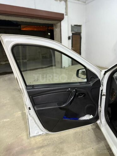 Renault Logan 2012, 300,000 km - 1.6 l - Bakı