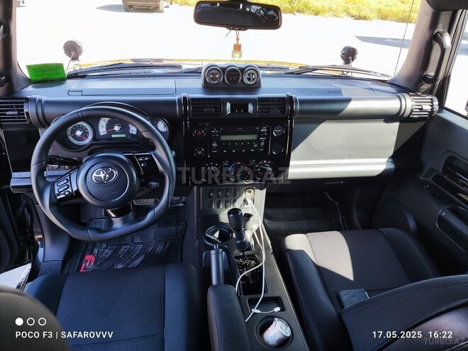 Toyota FJ Cruiser 2013, 281,550 km - 4.0 l - Bakı