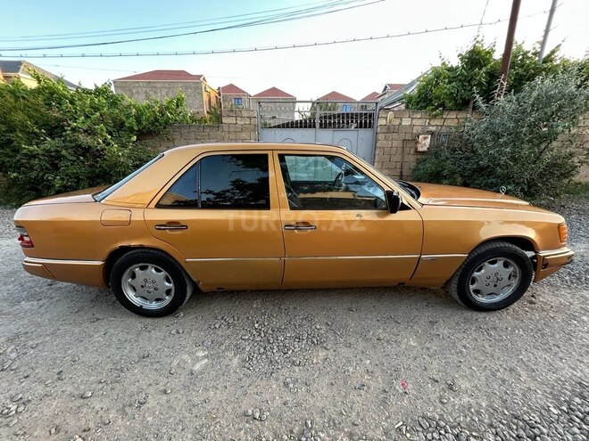 Mercedes E 230 1985, 286,360 km - 2.3 l - Bakı