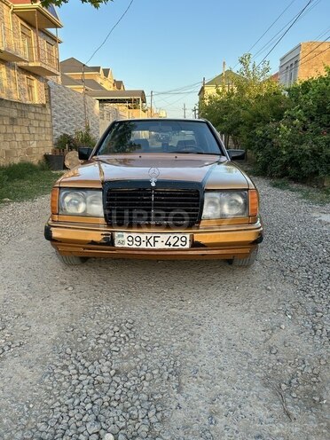 Mercedes E 230 1985, 286,360 km - 2.3 l - Bakı