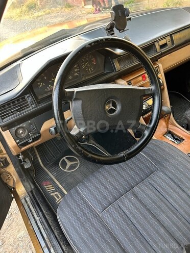 Mercedes E 230 1985, 286,360 km - 2.3 l - Bakı