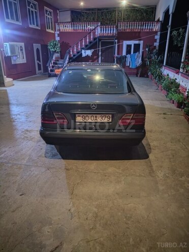 Mercedes E 220 d 1999, 884,386 km - 2.2 l - Cəlilabad
